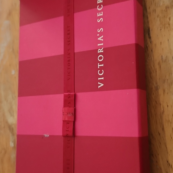 Pink Luggage Tag Set Victoria Secrets NWT - Picture 2 of 9